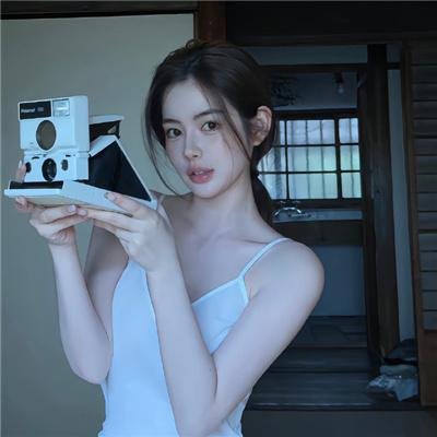 年轻女孩爱过来